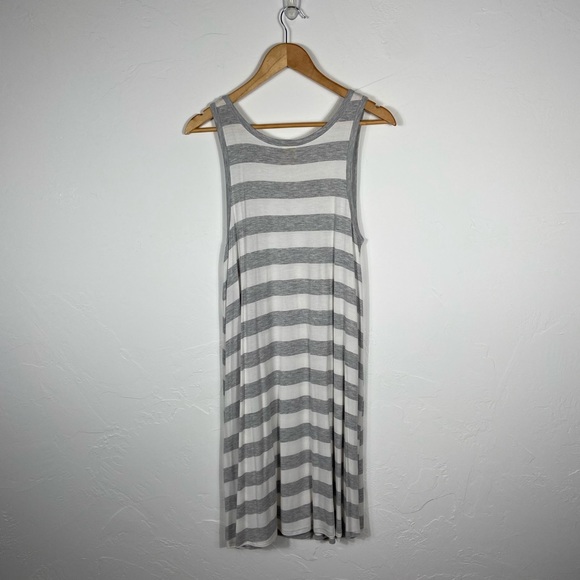 NWT Faded Glory Sleeveless Gray and White Midi Dress - Picture 3 of 5